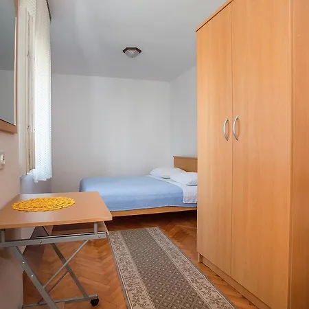Guest house Funtana Rooms